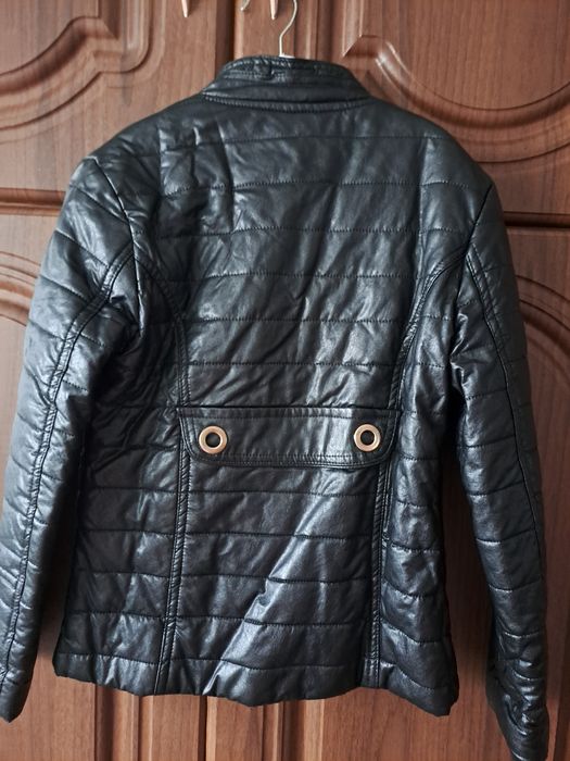 продам курточку 128