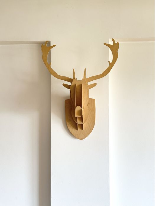 Cabeça de animal em madeira / escultura / decoração