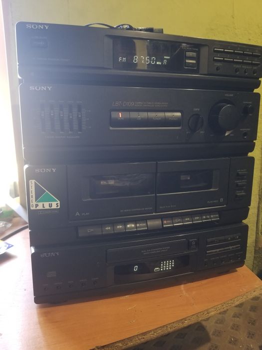 Sony  музыкальный центр.