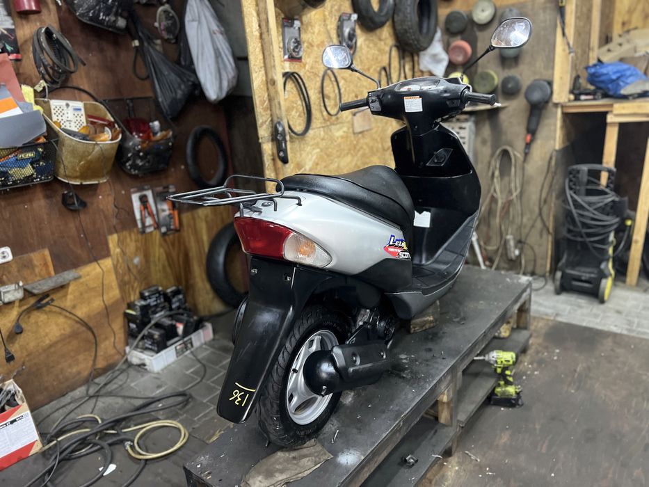 suzuki lets 2 new японія
