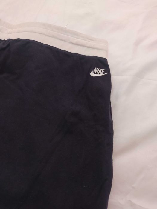 Spodnie za kolano damskie Nike oryginalne używane rozmiar M
