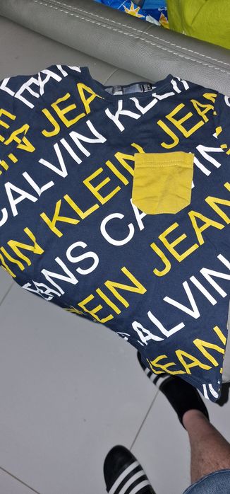 Calvin Klein dla dziecka malego 116-122