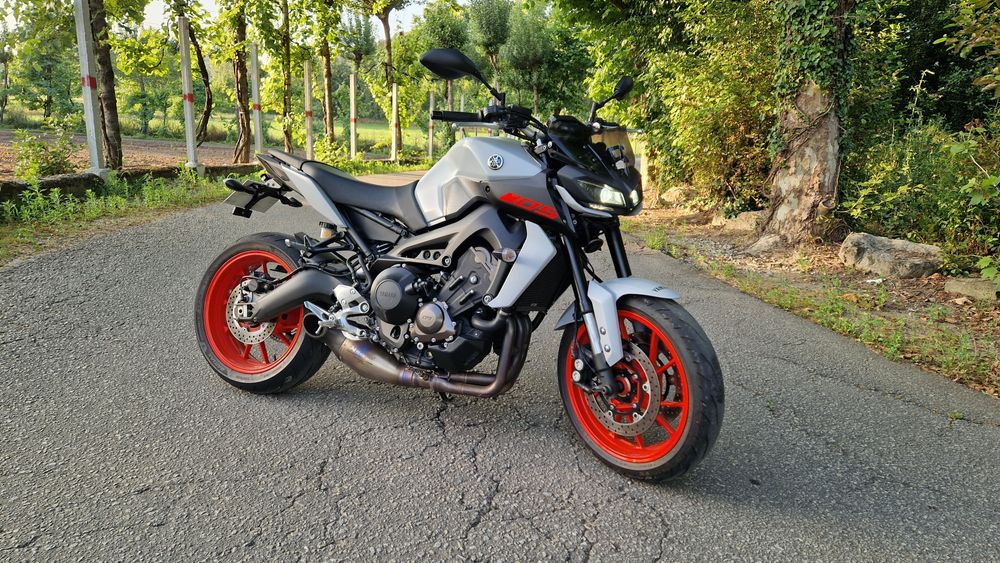 Yamanha MT 09 Akrapovic