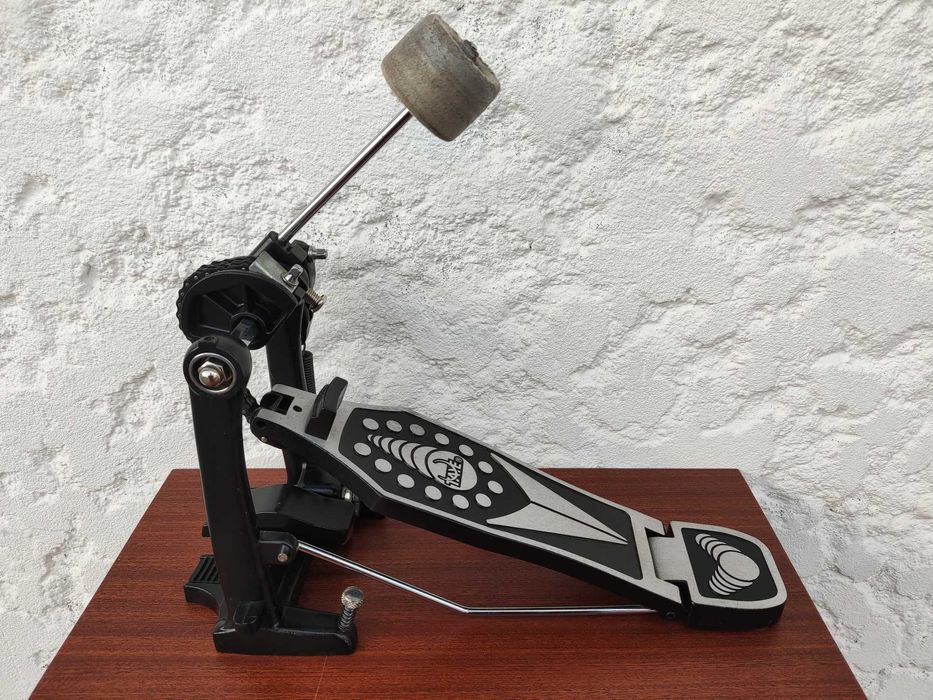 Pedal de bombo Taye