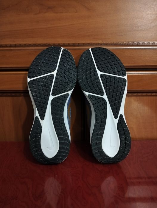 Взуття, кросівки Nike .