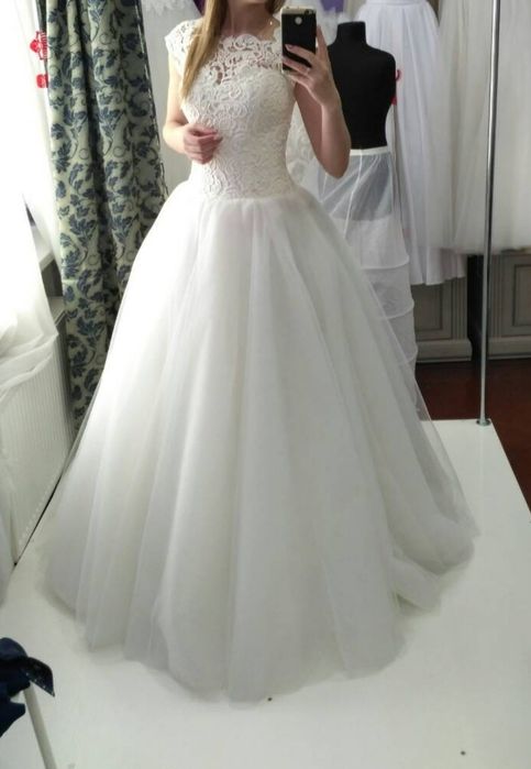 Весільна сукня (круги та шубка в подарунок)