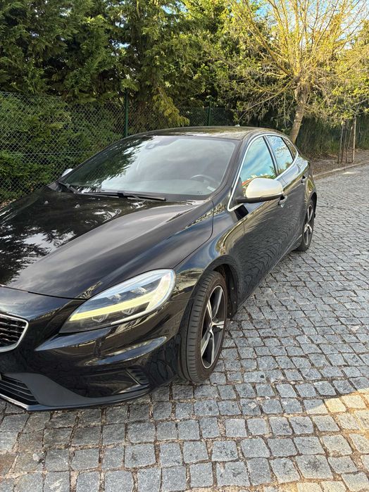 Volvo V40 R Design em estado impecável