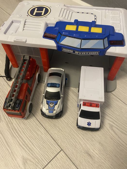 Dickie Toys parking Рятувальний центр зі звуковими ефектами гараж