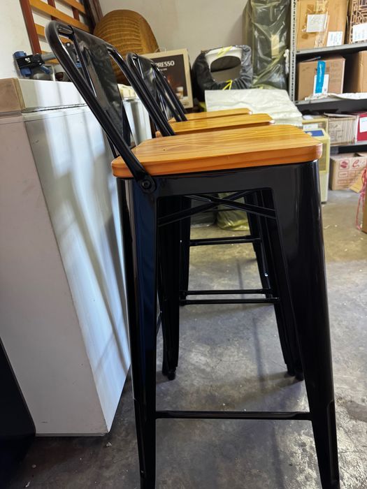 3 Cadeiras de bar , estilo Industrial.