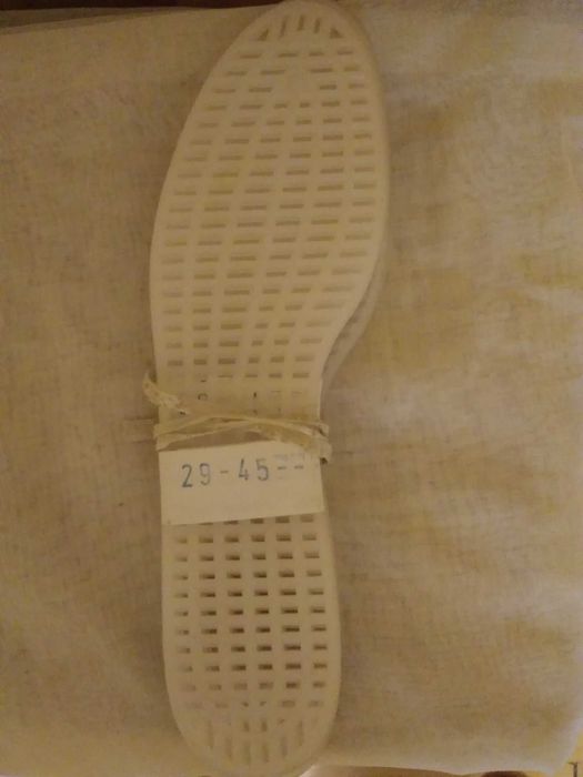 Wkładki Do Butów plastikowe Polietylen 4 Par 45