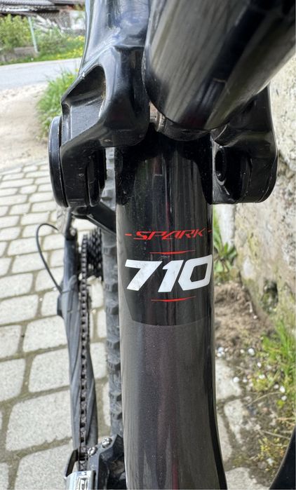 Велосипед двохпідвісний карбоновий Scott Spark 710 27.5" L 800$