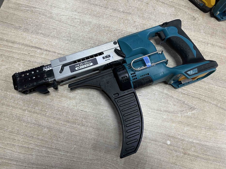 Makita DFR550 18V LXT / Акумуляторний стрічковий шурупокрут для гіпсокартону Макіта