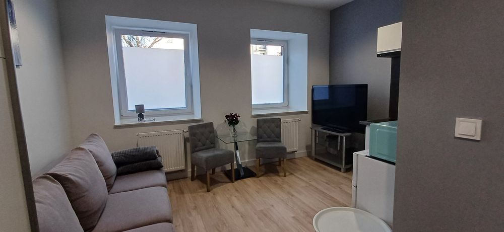 Kawalerka, mieszkanie, pokoje na doby,godziny. Parking,centrum