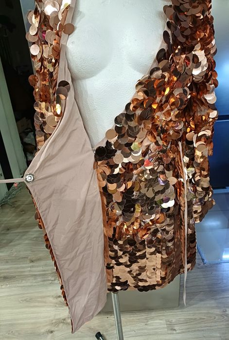 Obłedna cekinowa suknia kopertow , długi rękaw złota rozmiar 38