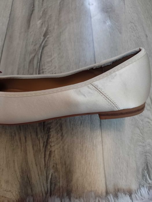(40) ASOS) Kremowe baleriny wieczorowe z Londynu, NOWE