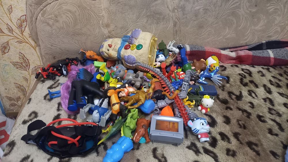 Разные игрушки для детей