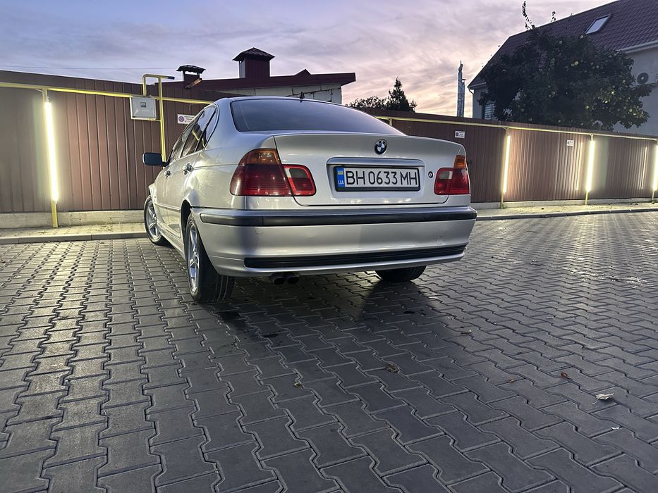 BMW E46 320i (1998)
