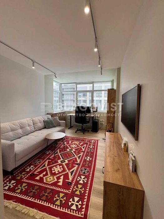 ЖК Варшавський Мікрорайон!2К/69м2 відмінний ремонт тепла зручна