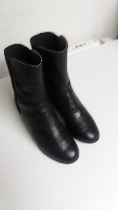 Botas em pele de senhora