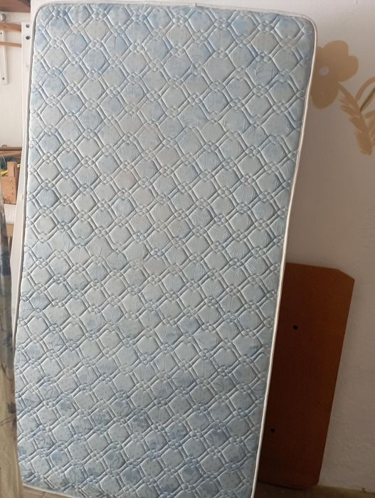 Cama com colchão 1.85x 90