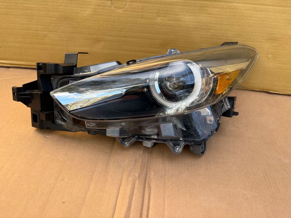 B63C-51040 Mazda 3 2016-2018, фара ліва LED без AFS