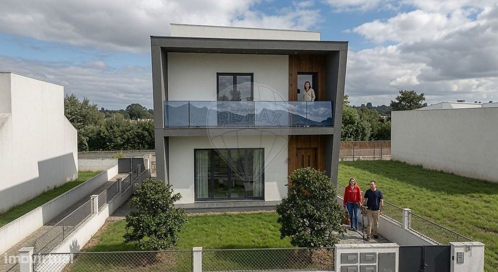 T3 Detached House for Sale