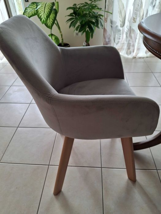 Conjunto 2 cadeiras jantar em veludo. Novas
