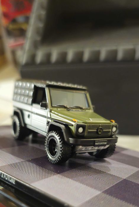 Hot Wheels Mercedes-Benz Project G-class Past II Future designed NIGO