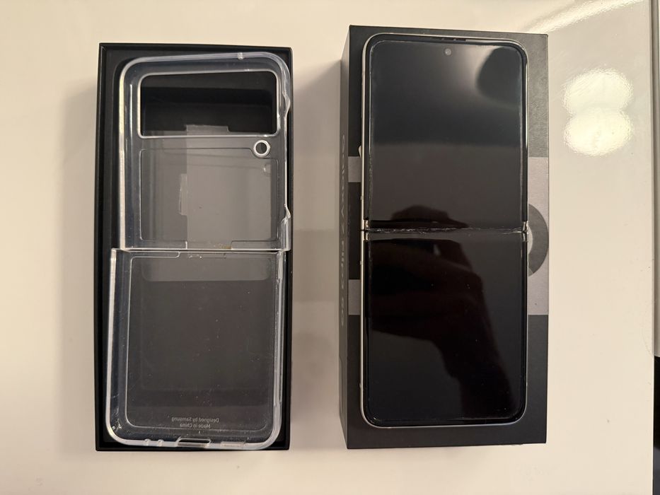 Samsung flip3 8/128