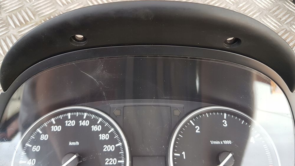 BMW E90 E91 2.0D Licznik Zegar