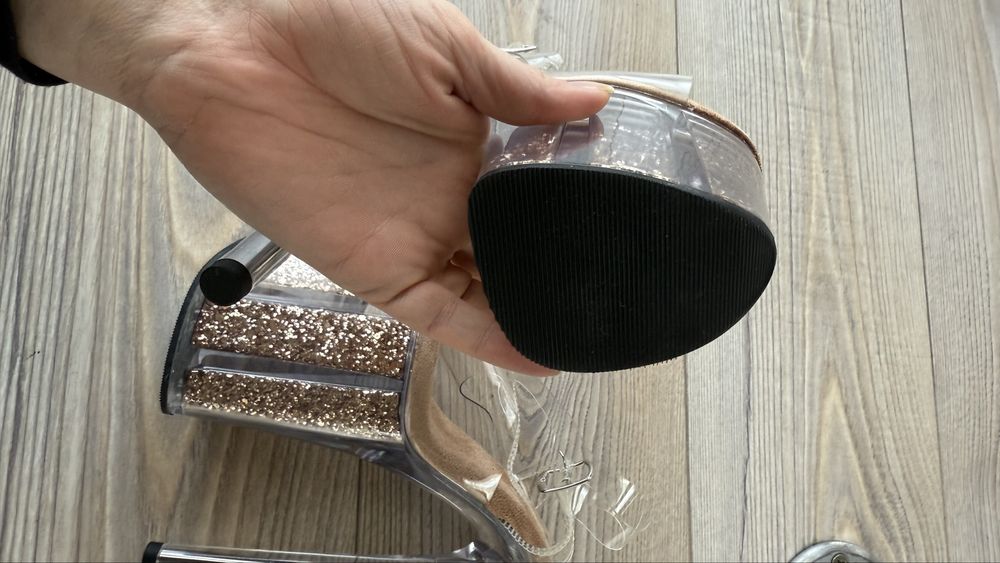 Продам стріпи pleaser 36р