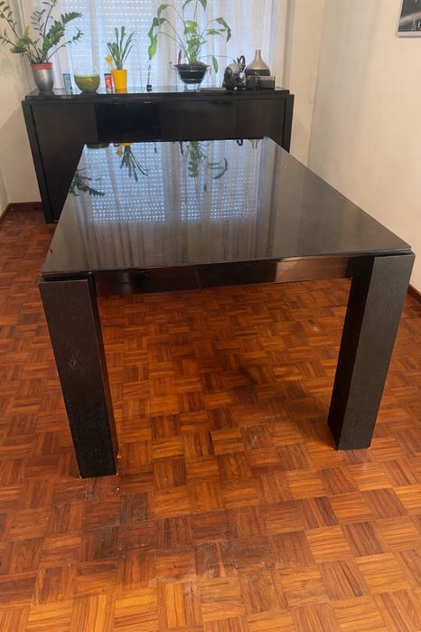 Mesa grande em vidro extensivel