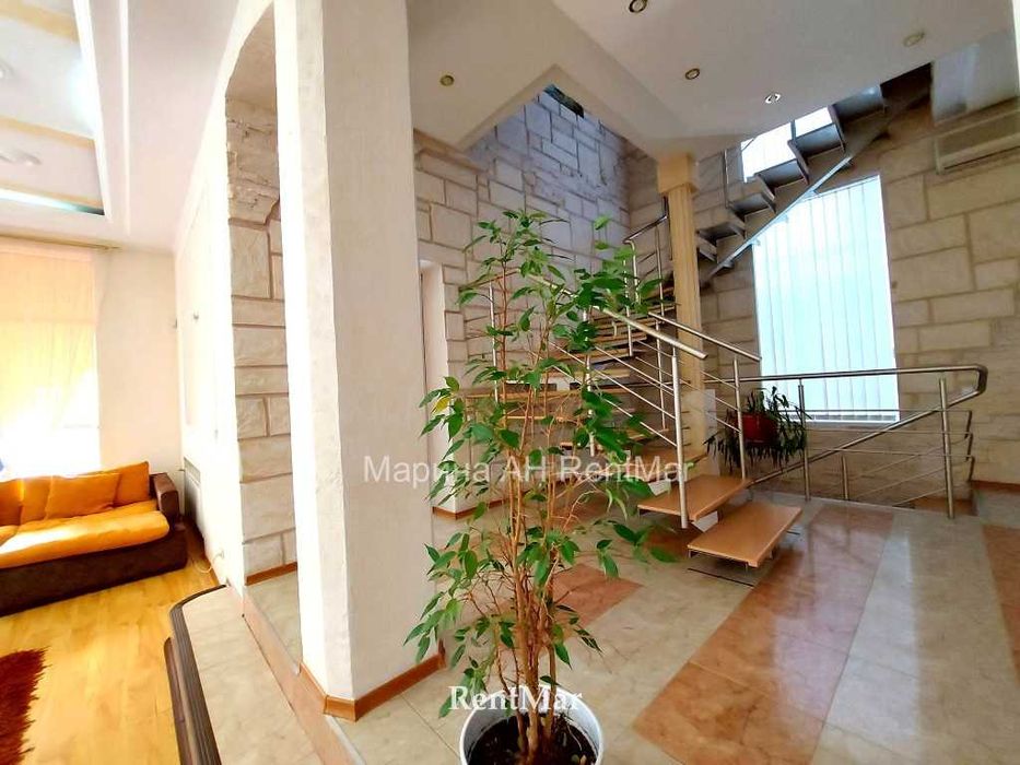 Добротный дом! Жилой подвал! 4 спальни  Б Фонтан Видео