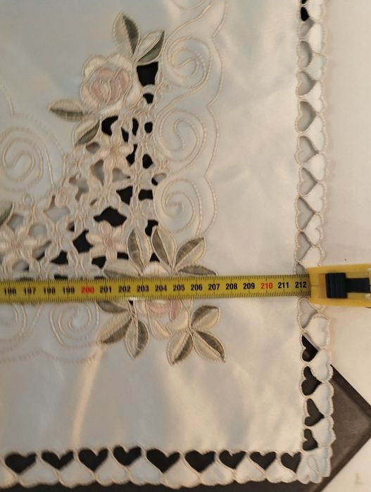 Bardzo ładny nowy obrus