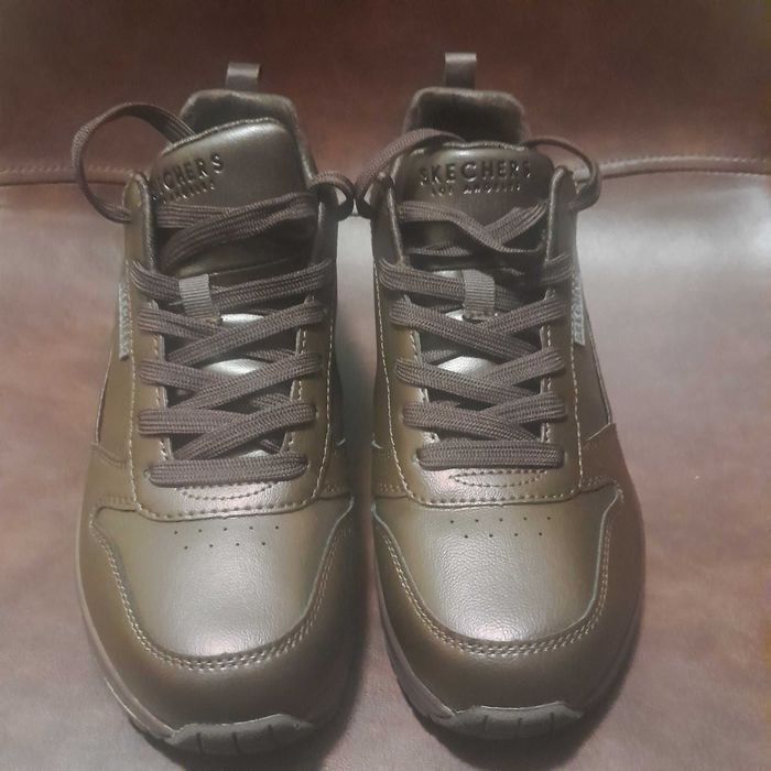 Sapatilhas Nike e Sketchers novas