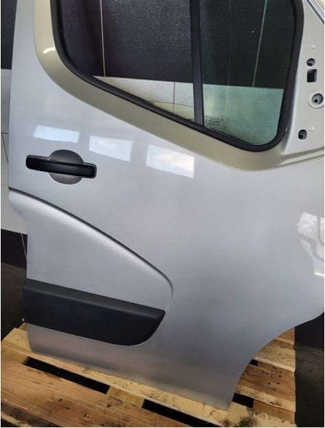 drzwi prawy przód prawe GKY TEKNH Opel Movano B lift Master III