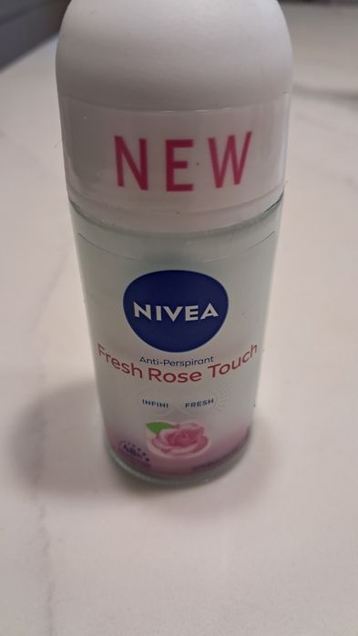 Nivea Damski antyperspirant Roll-on 50ml Fresh RoseTouch 48h