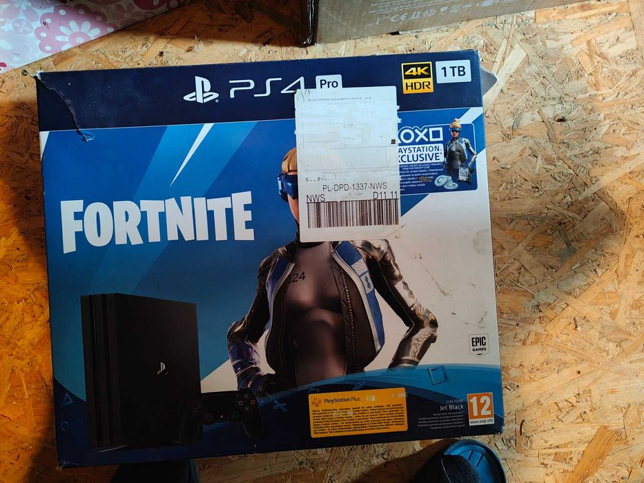 ZESTAW konsola PS4 PRO 1 TB+  telewizor Samsung 55 CALI