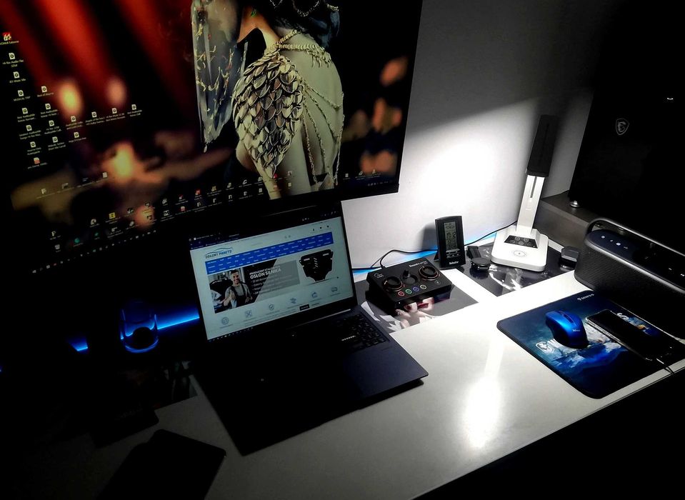 Monitor MSI Optix MAG321CURV rozdzielczość 4K UHD 32 cale Idealny Stan