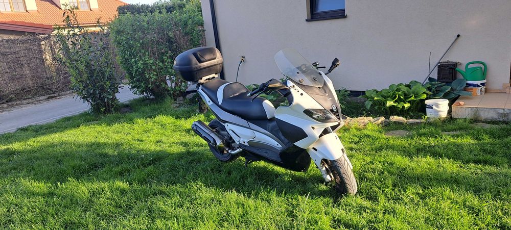 Skuter Maxiskuter Gilera Nexus 500