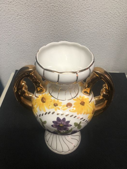 Jarra antiga em porcelana numerada