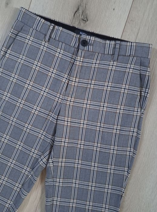 Damskie spodnie cygaretki w kratę BERSHKA 38
