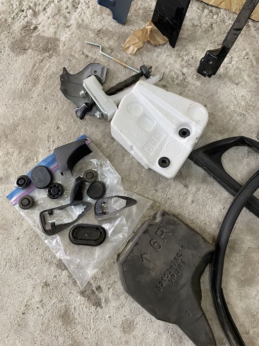 Остатки двери передней правой Lexus NX 2015 - 2021