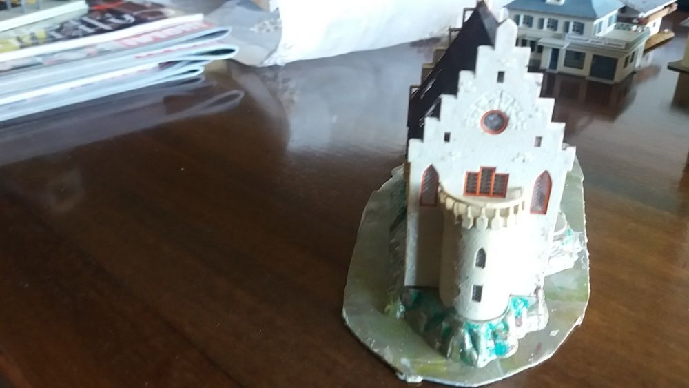 #01722 - 1 Castelo antigo em ruínas - Comboios Escala N