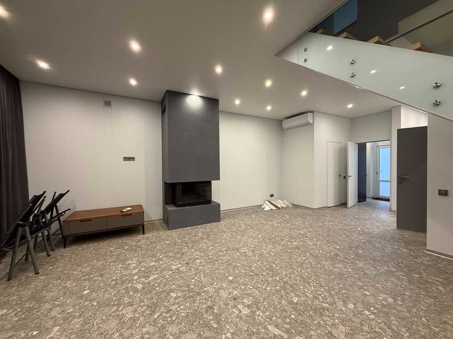 Продається Таунхаус з РЕМОНТОМ у Вовчинцях!