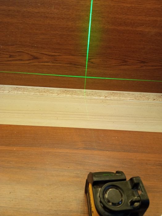 Laser DeWalt zielony