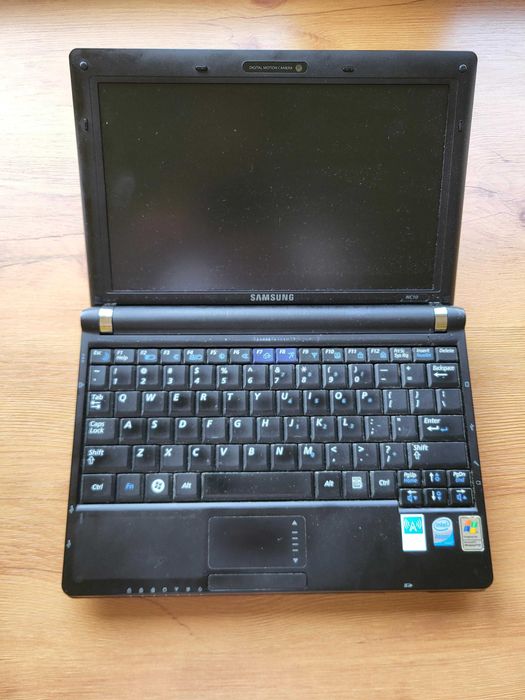 Laptop (notebook/netbook) Samsung NC10 (10.2'', SSD, bateria 83%)