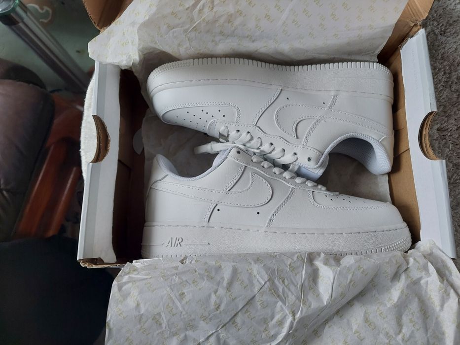 Białe buty air force 1