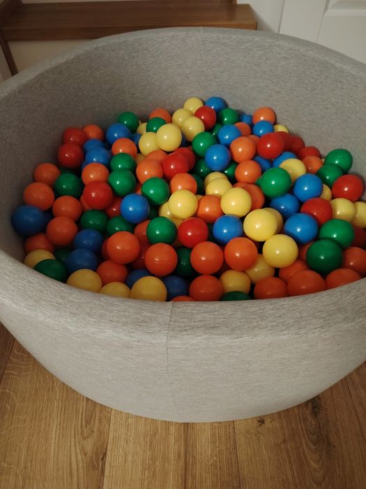 Basen suchy z kulkami