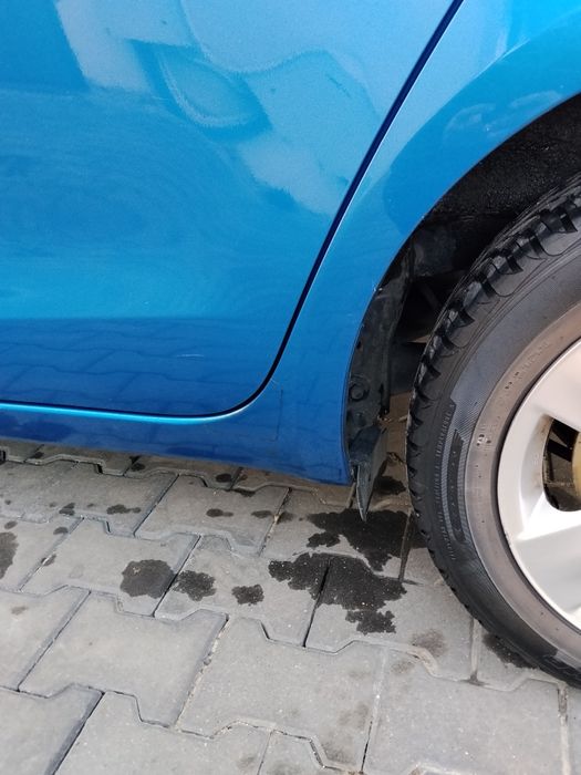 Sprzedaję samochód.